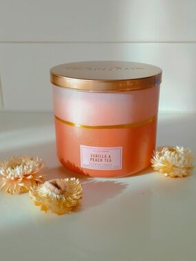 White Barn Vanilla & Peach Tea 3-Wick Candle 🕯️